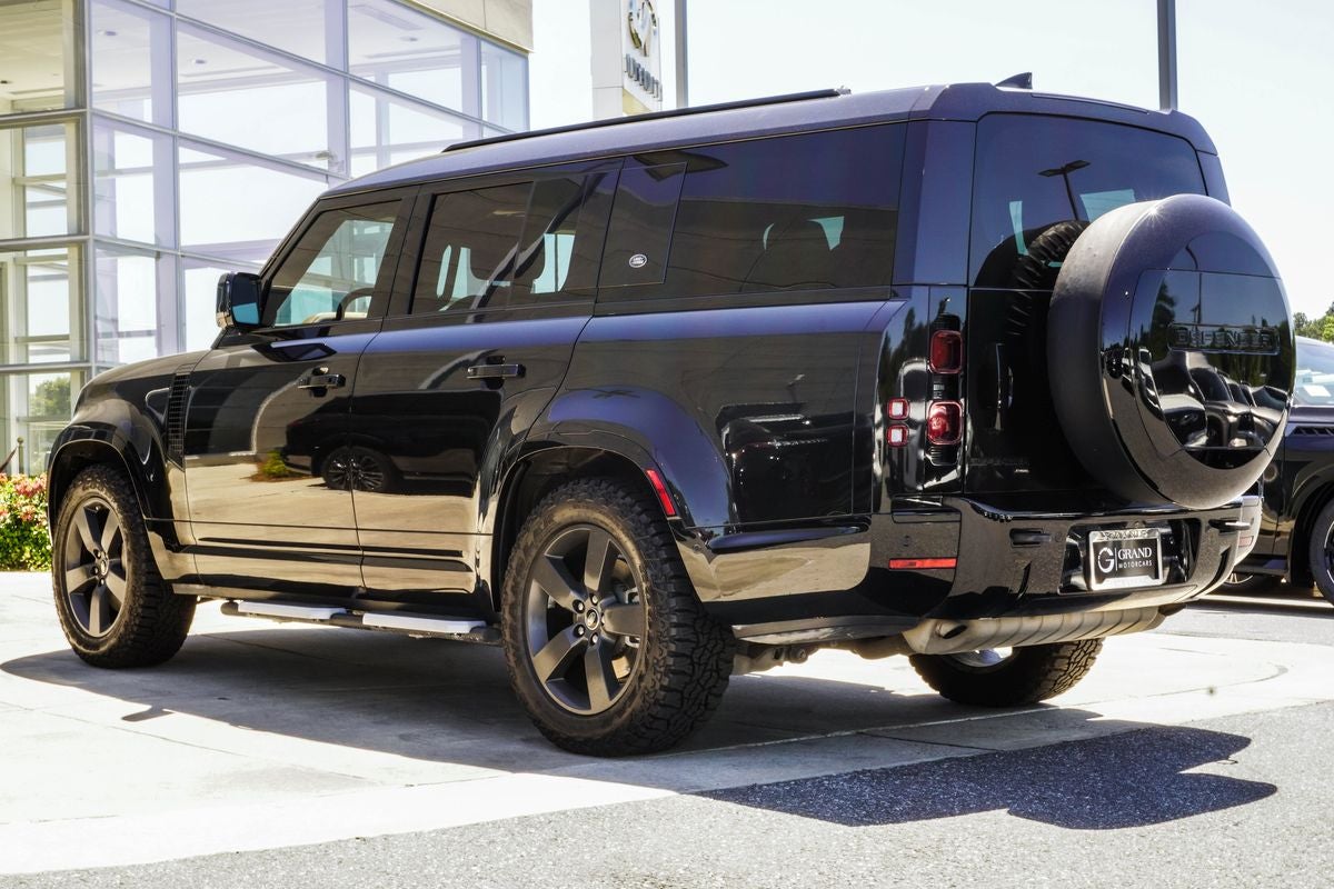 2023 Land Rover Defender 130 X-Dynamic SE