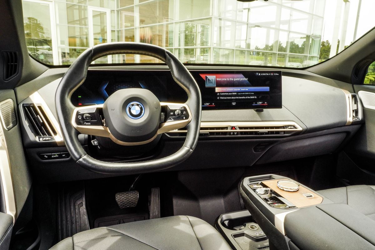 2023 BMW iX M60