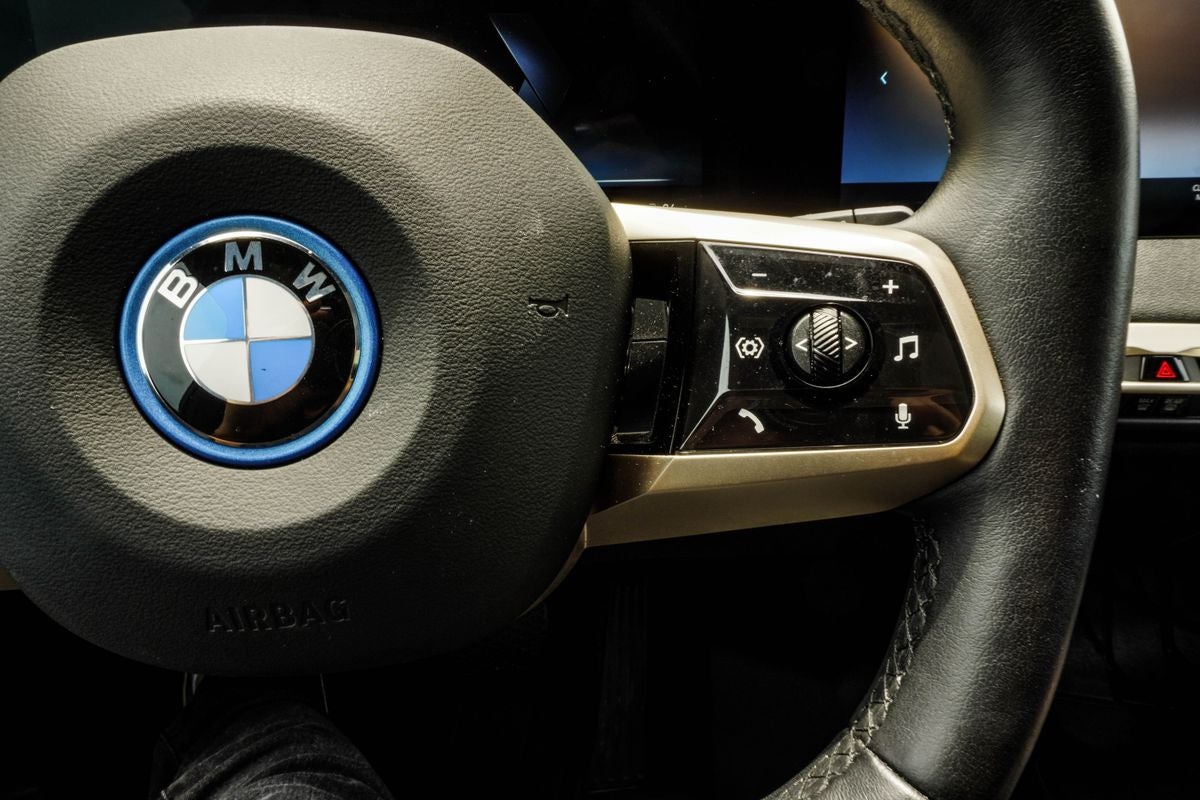 2023 BMW iX M60