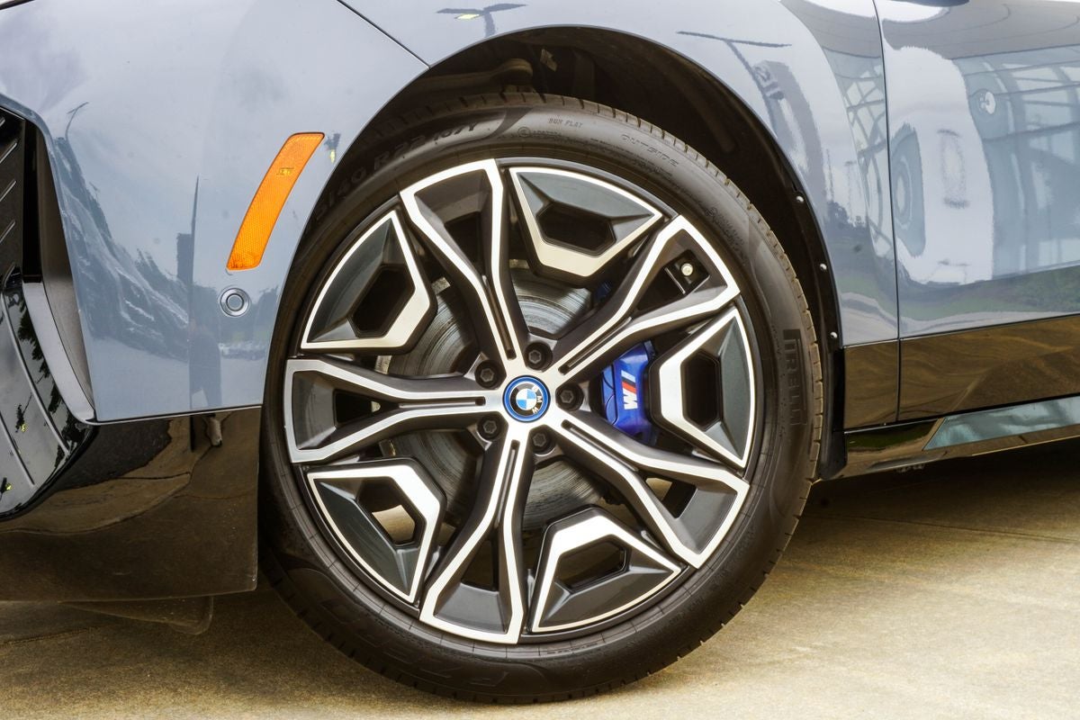 2023 BMW iX M60