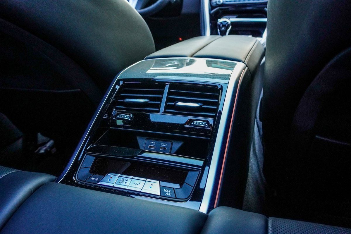 2025 BMW 8 Series 840