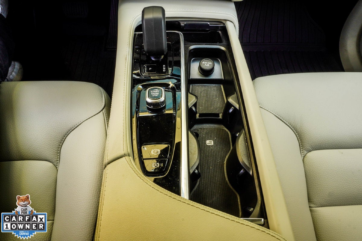 2025 Volvo XC90 B6 Plus 7-Seater
