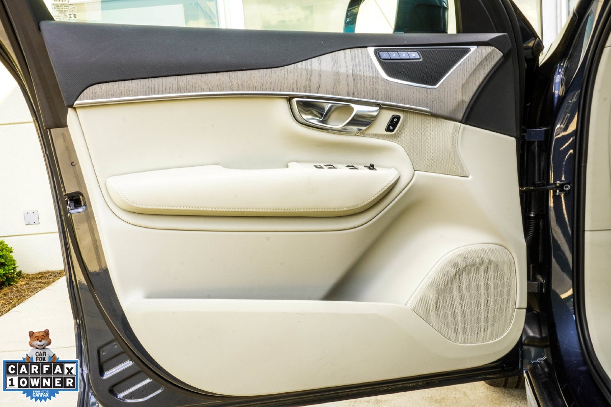 2025 Volvo XC90 B6 Plus 7-Seater