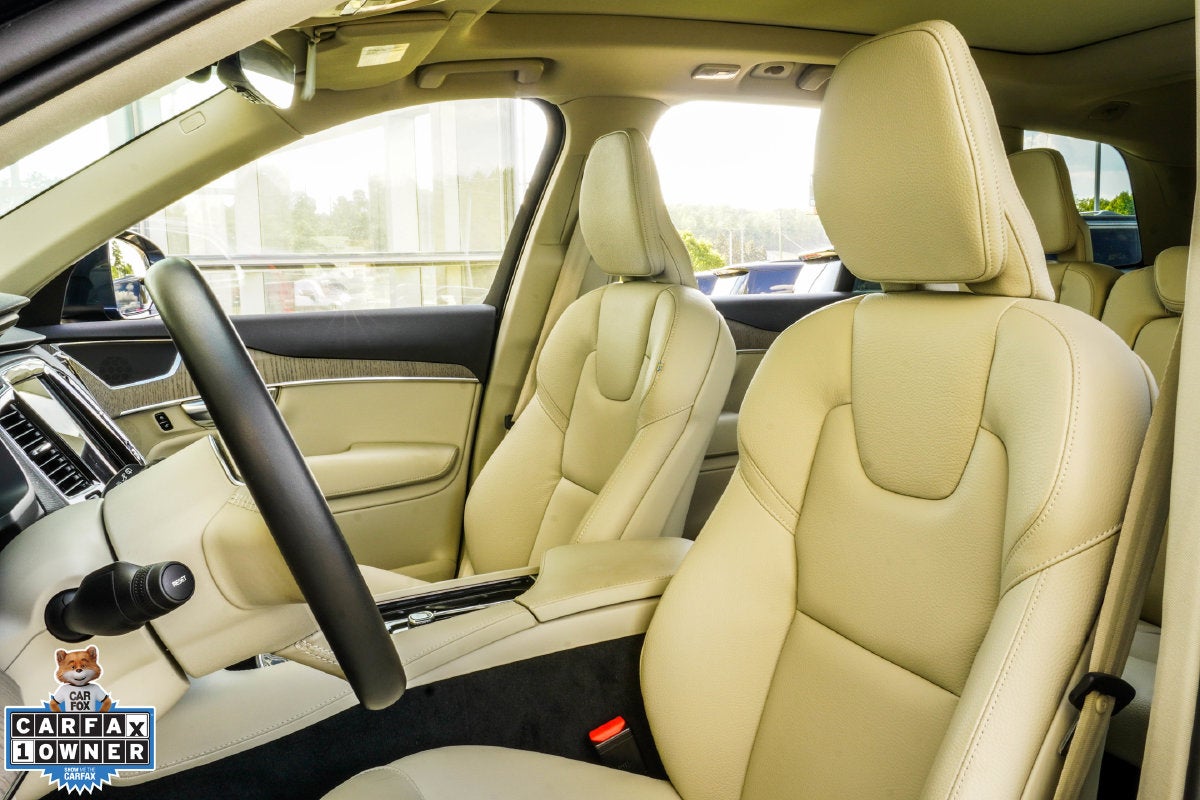 2025 Volvo XC90 B6 Plus 7-Seater