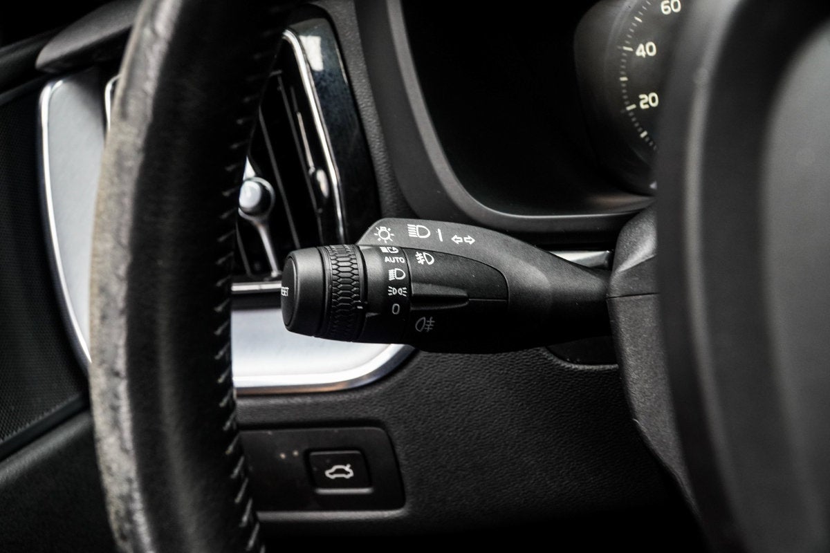 2020 Volvo XC60 T5 Momentum