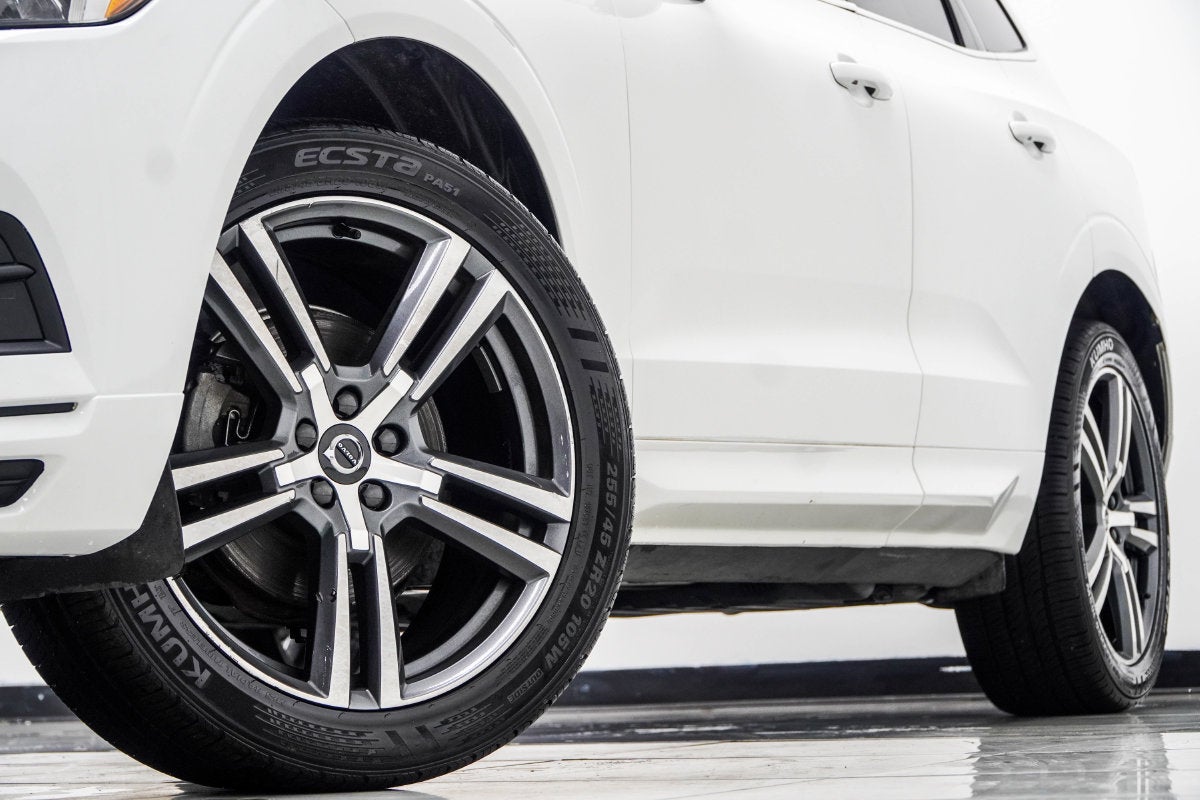 2020 Volvo XC60 T5 Momentum