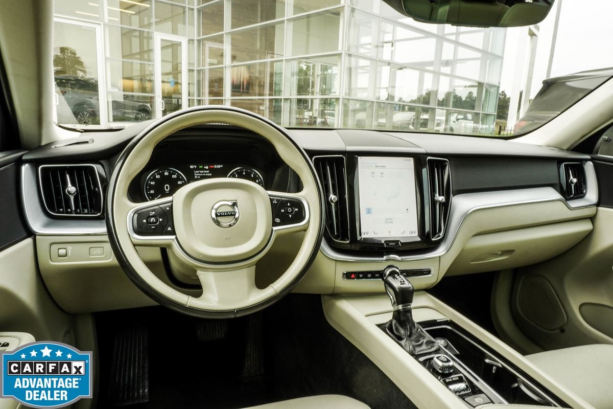2021 Volvo XC60 T5 Momentum