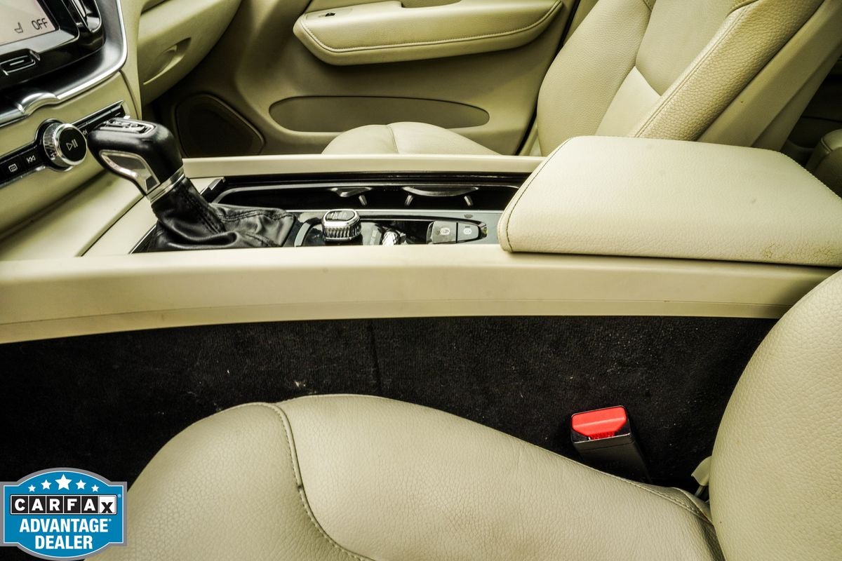 2021 Volvo XC60 T5 Momentum
