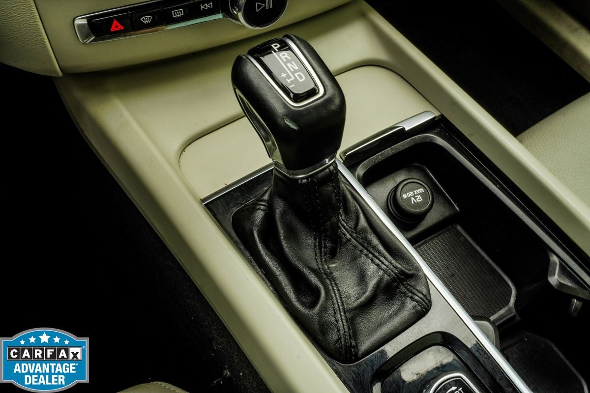 2021 Volvo XC60 T5 Momentum