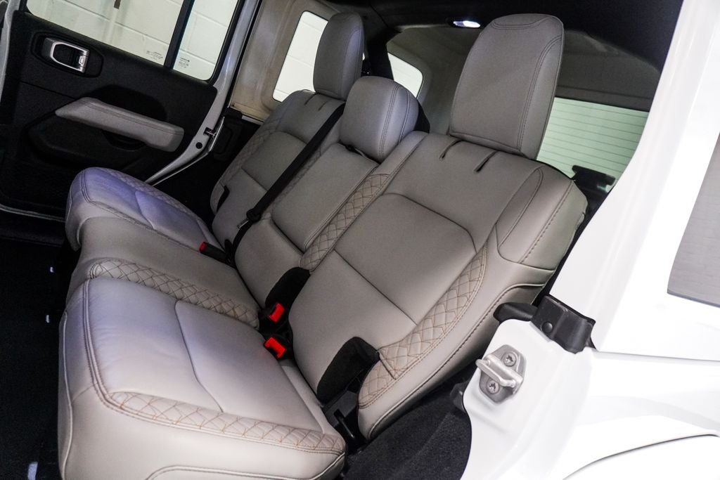 2022 Jeep Wrangler Unlimited Sahara High Altitude