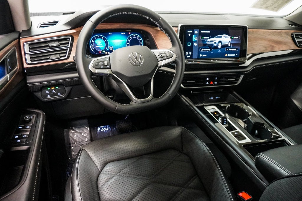 2026 Volkswagen Atlas SE w/Technology