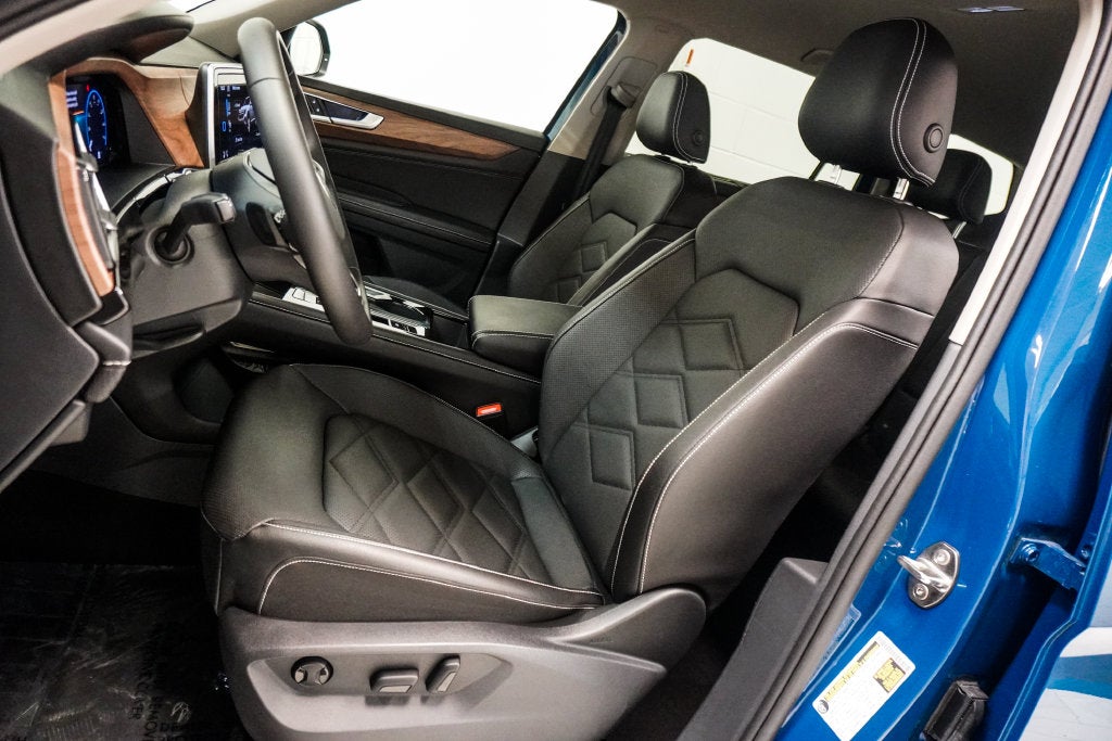2026 Volkswagen Atlas SE w/Technology