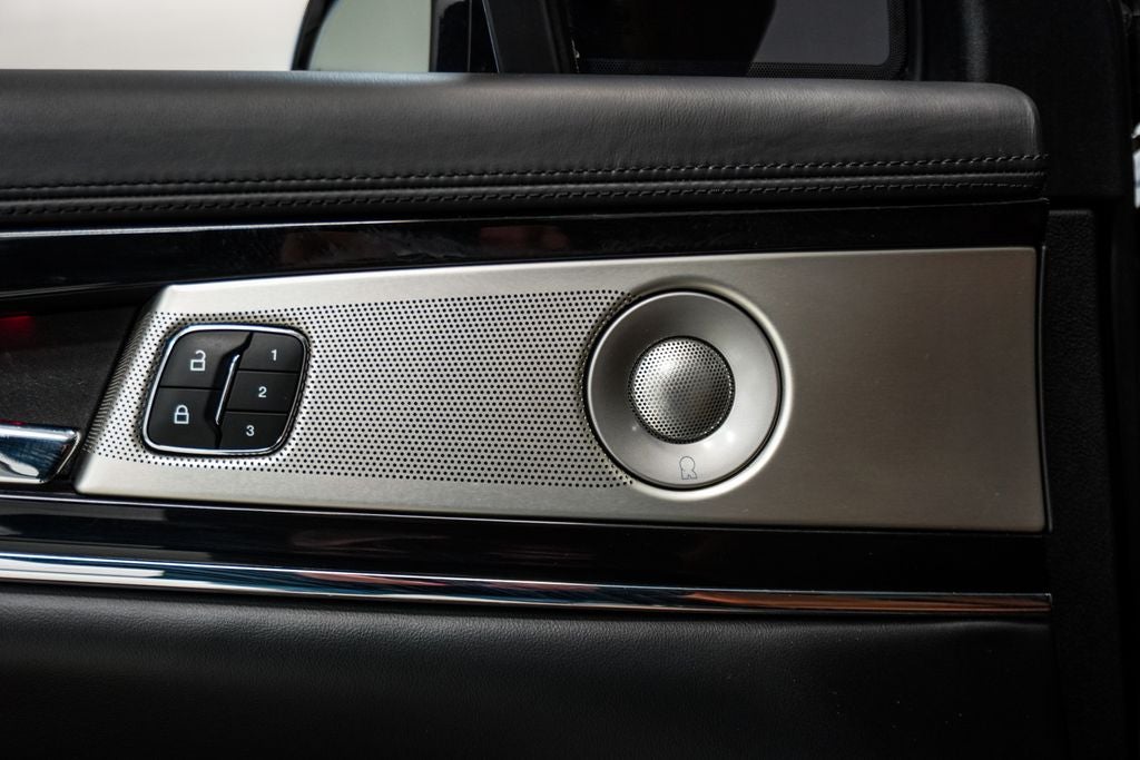 2022 Lincoln Nautilus Black Label