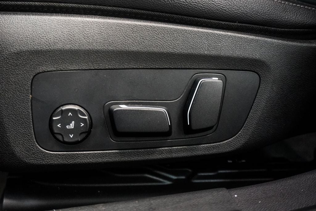 2025 BMW 3 Series 330i