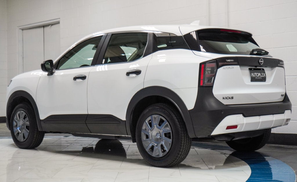 2025 Nissan Kicks S