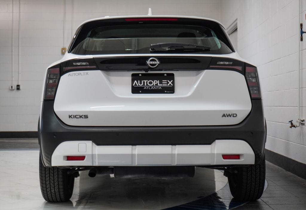 2025 Nissan Kicks S