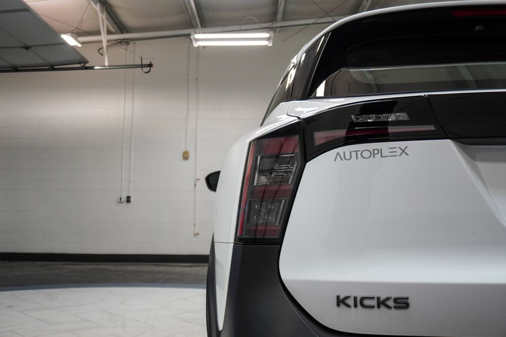 2025 Nissan Kicks S