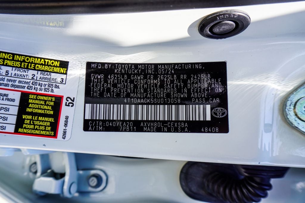 2025 Toyota Camry SE