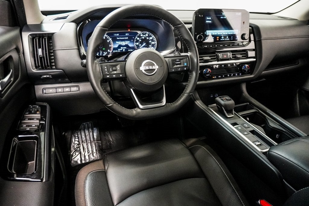 2024 Nissan Pathfinder SL