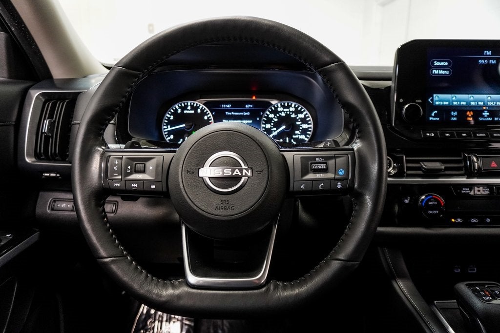 2024 Nissan Pathfinder SL