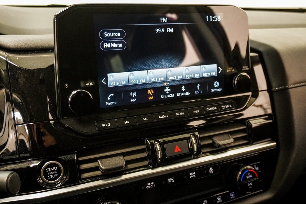 2024 Nissan Pathfinder SL