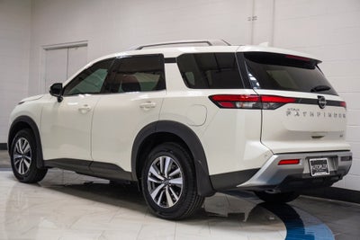 2024 Nissan Pathfinder SL