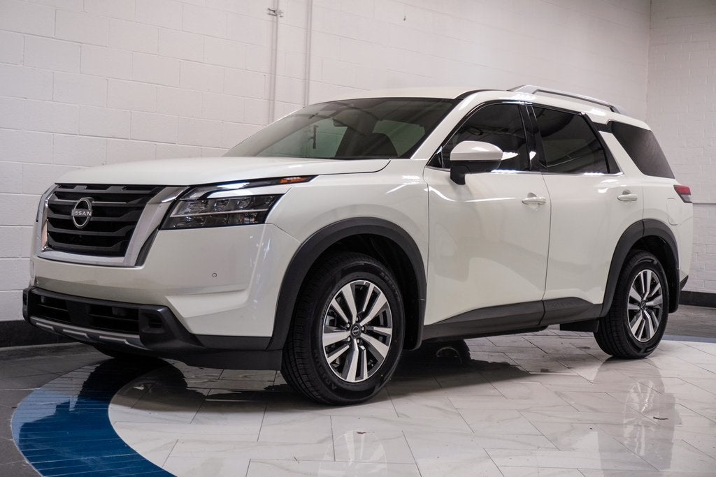 2024 Nissan Pathfinder SL