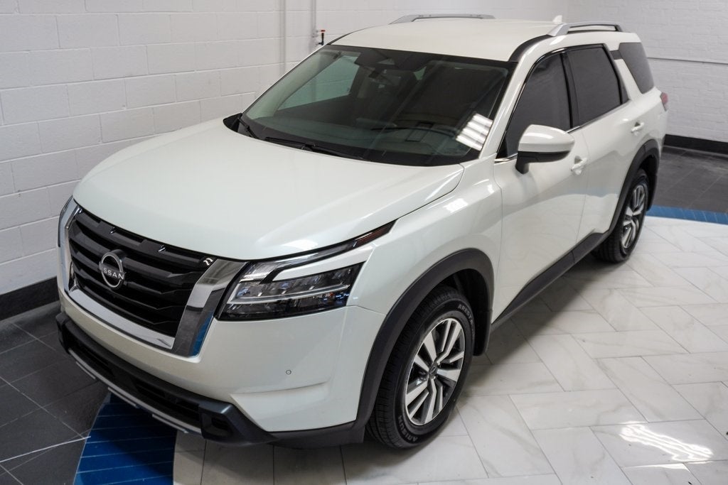 2024 Nissan Pathfinder SL