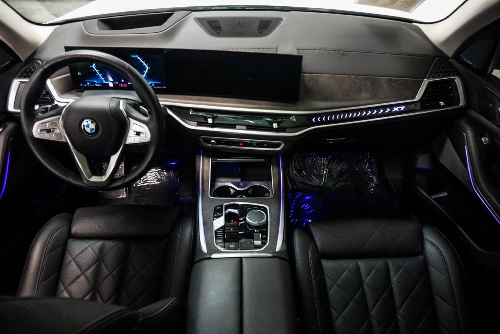 2025 BMW X7 xDrive40i