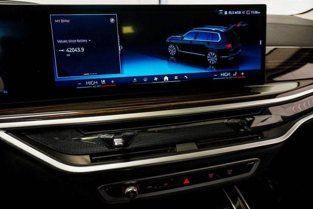 2025 BMW X7 xDrive40i