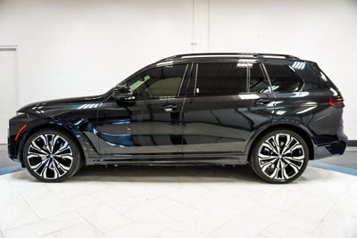 2023 BMW X7 M60i