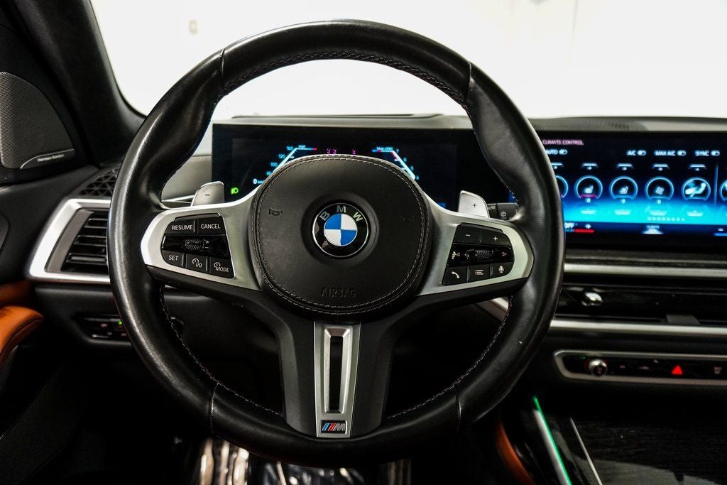 2023 BMW X7 M60i