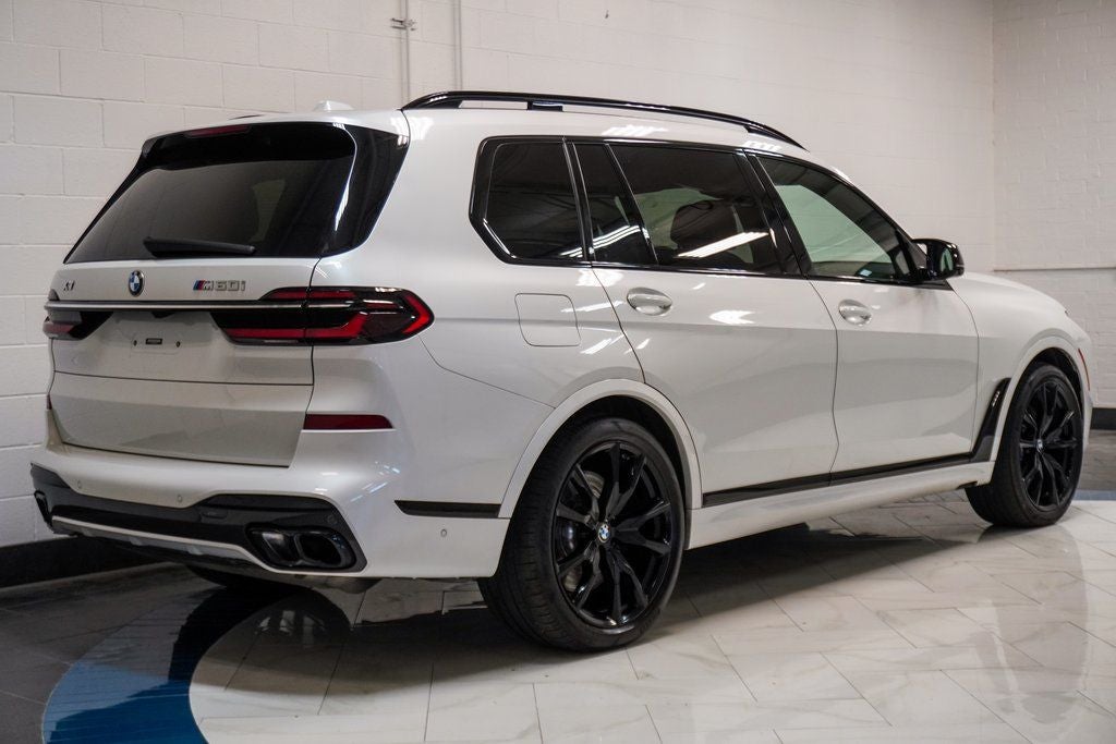 2023 BMW X7 M60i