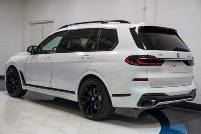 2023 BMW X7 M60i