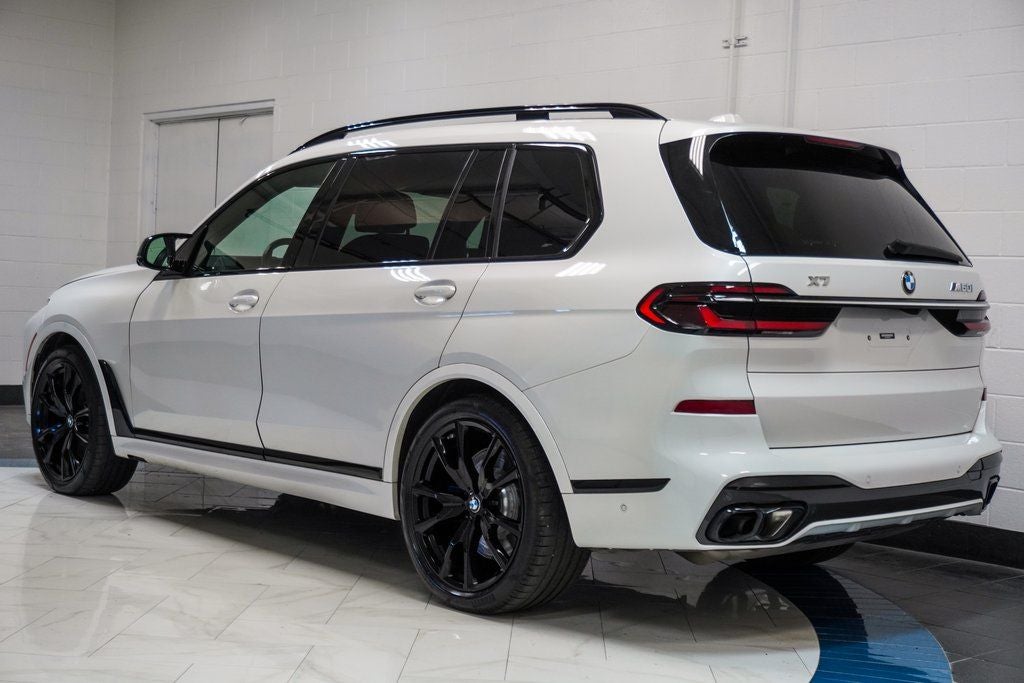 2023 BMW X7 M60i