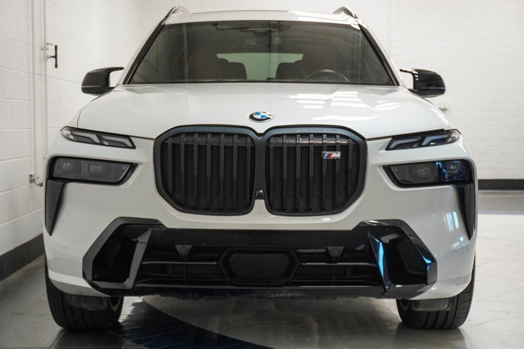 2023 BMW X7 M60i