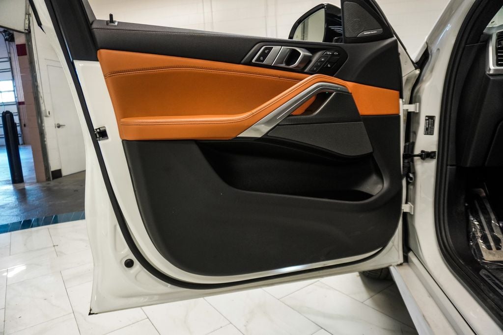 2023 BMW X6 M50i