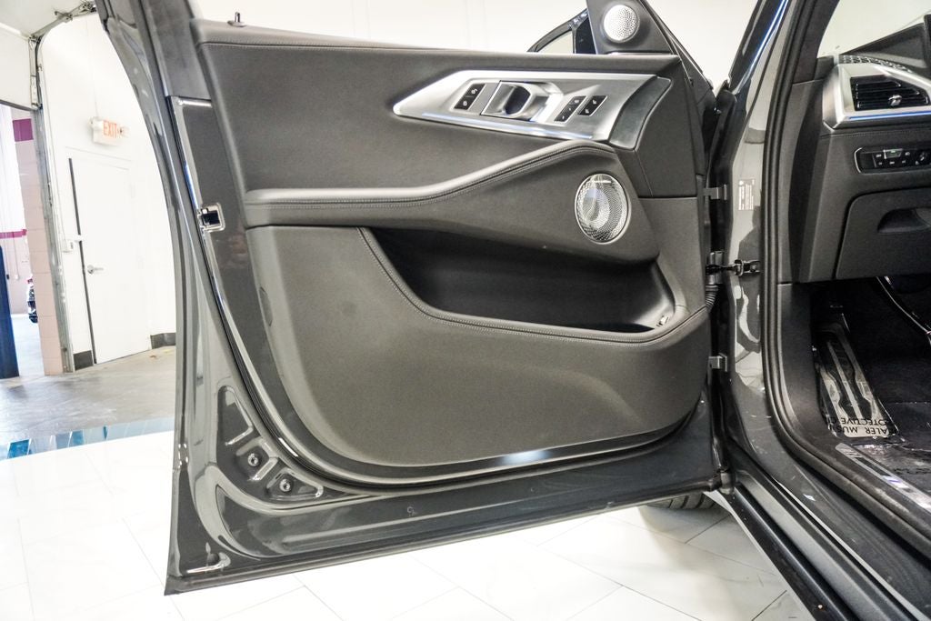 2023 BMW XM Base