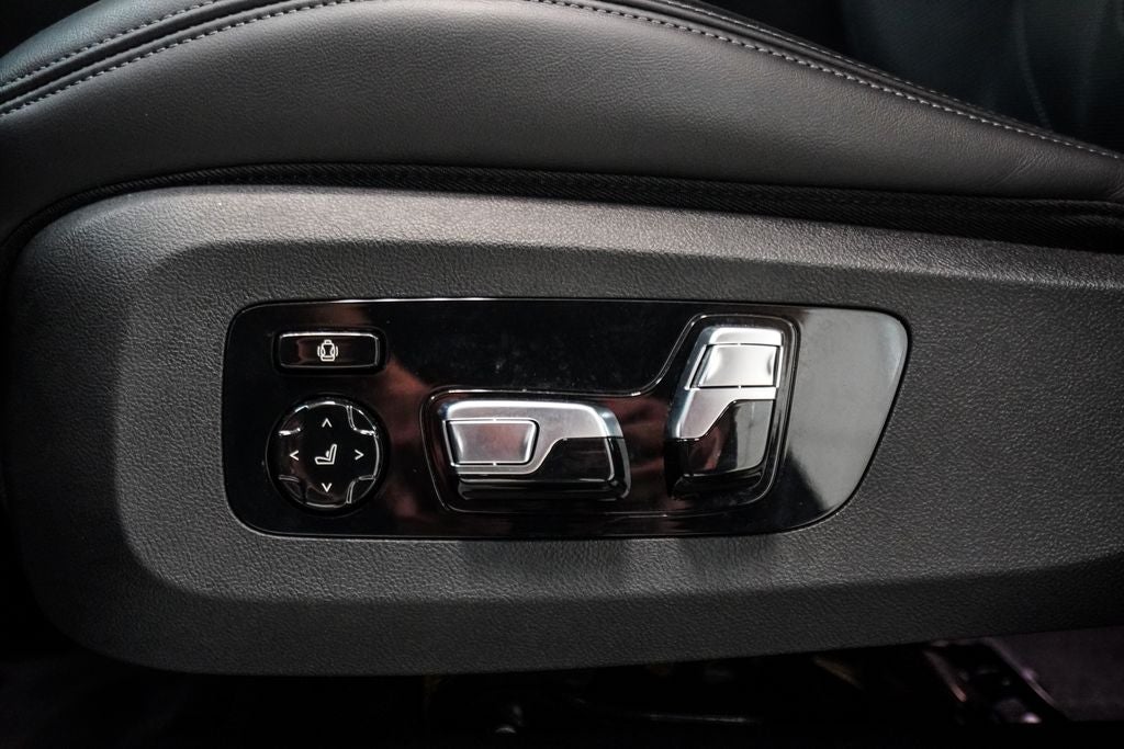 2023 BMW XM Base