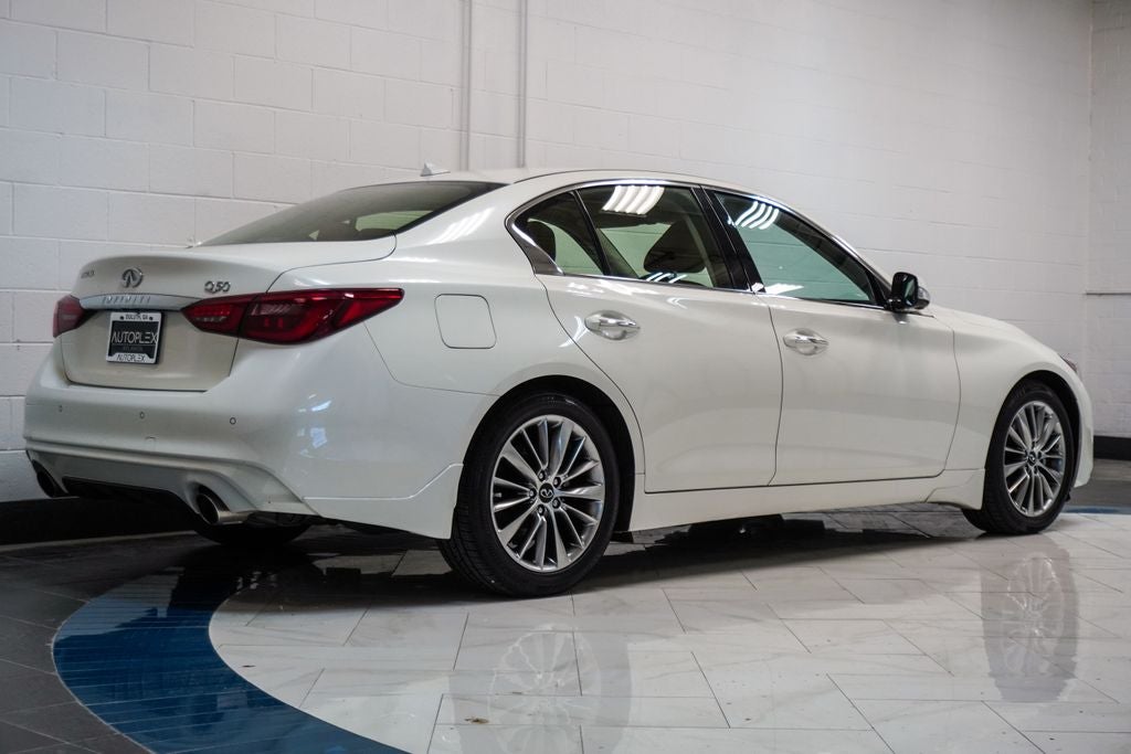 2023 INFINITI Q50 LUXE