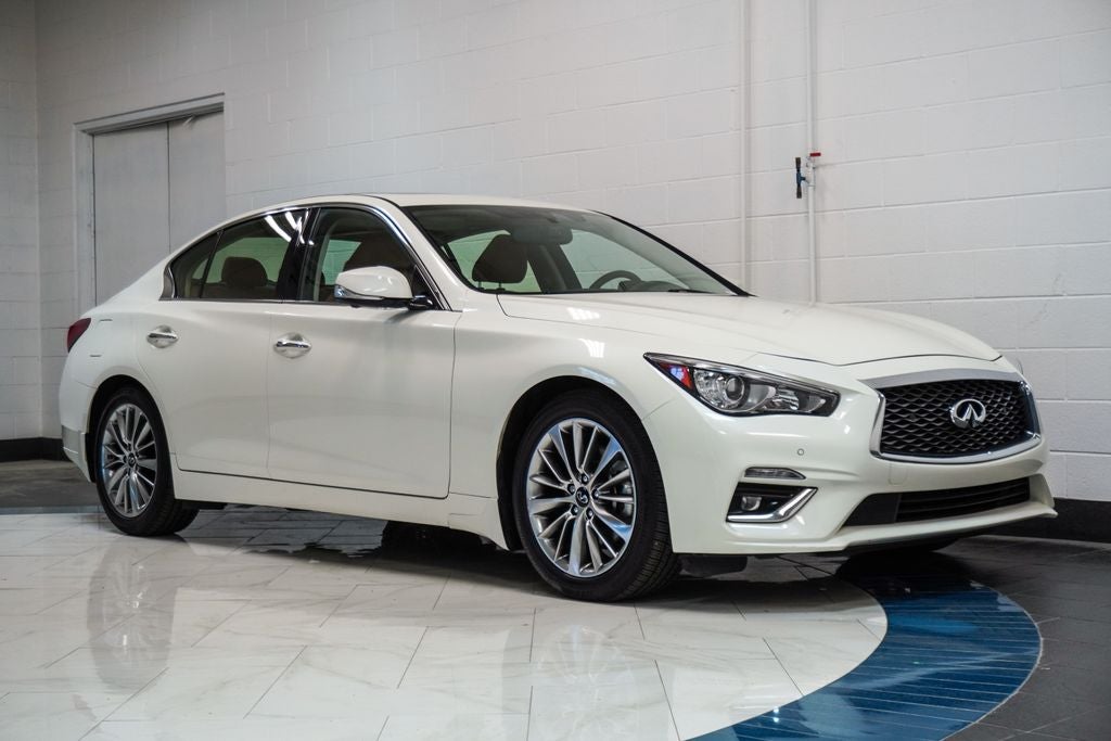 2023 INFINITI Q50 LUXE