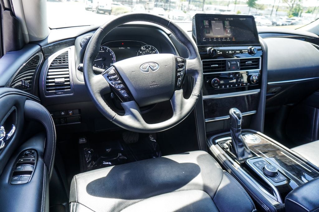 2023 INFINITI QX80 LUXE