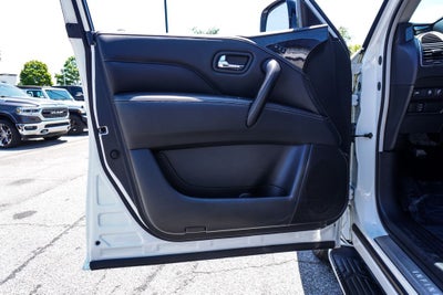 2023 INFINITI QX80 LUXE