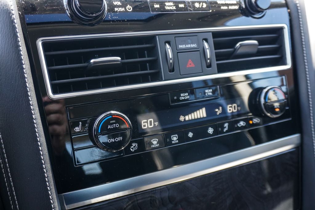 2023 INFINITI QX80 LUXE