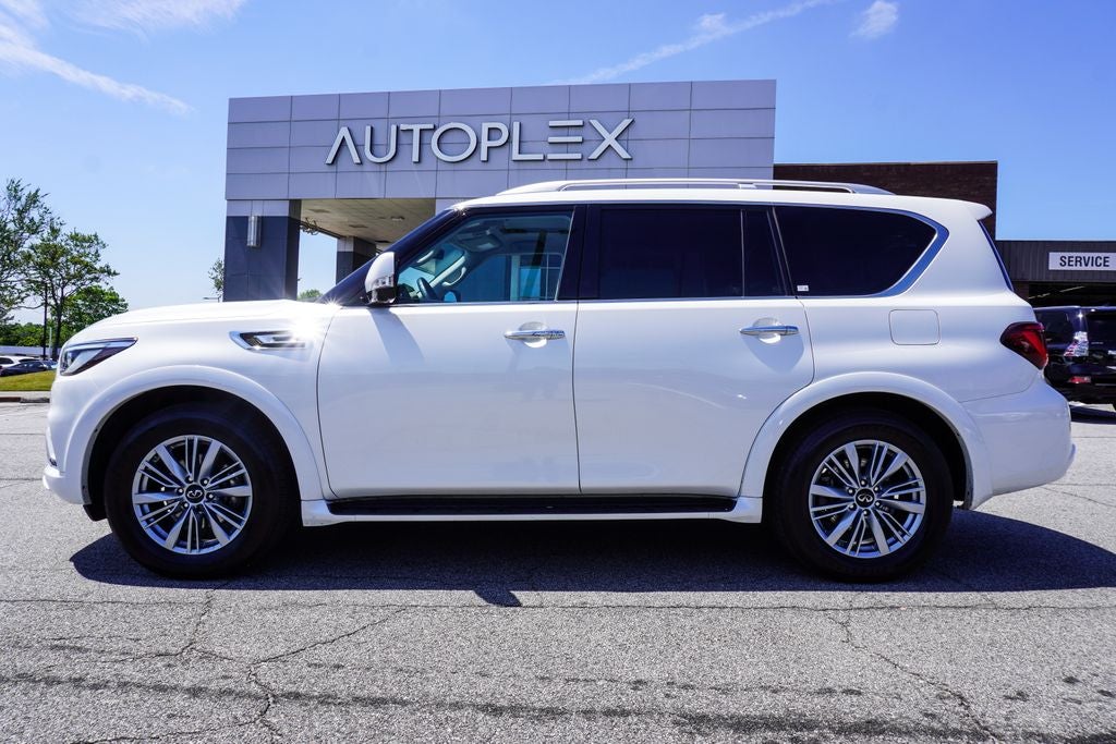 2023 INFINITI QX80 LUXE