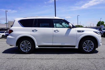 2023 INFINITI QX80 LUXE