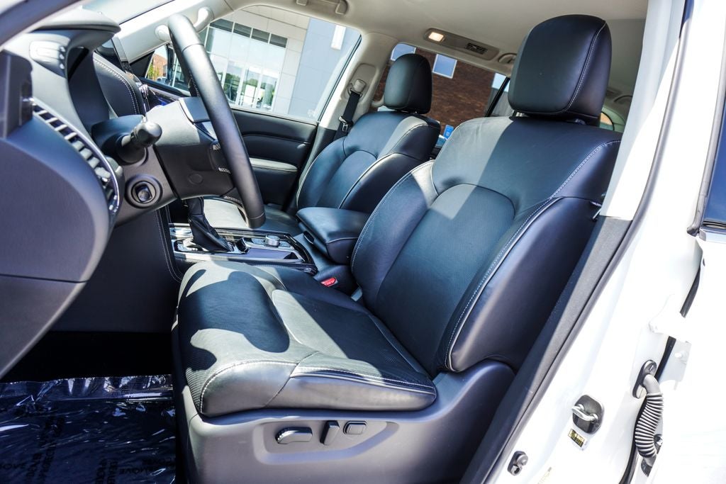 2023 INFINITI QX80 LUXE