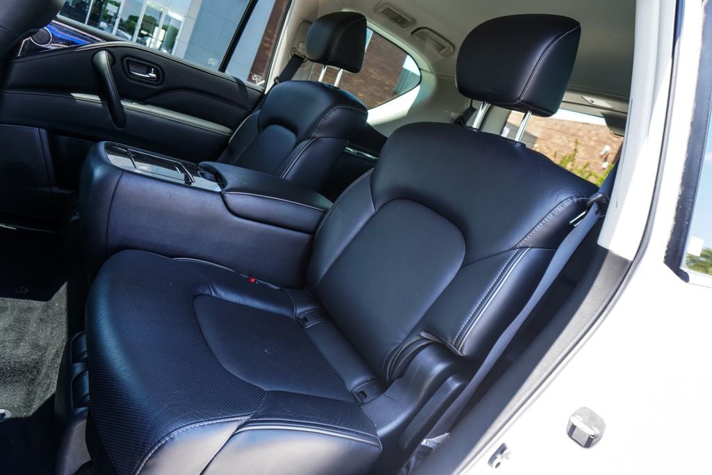 2023 INFINITI QX80 LUXE