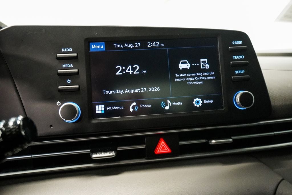 2024 Hyundai Elantra SE