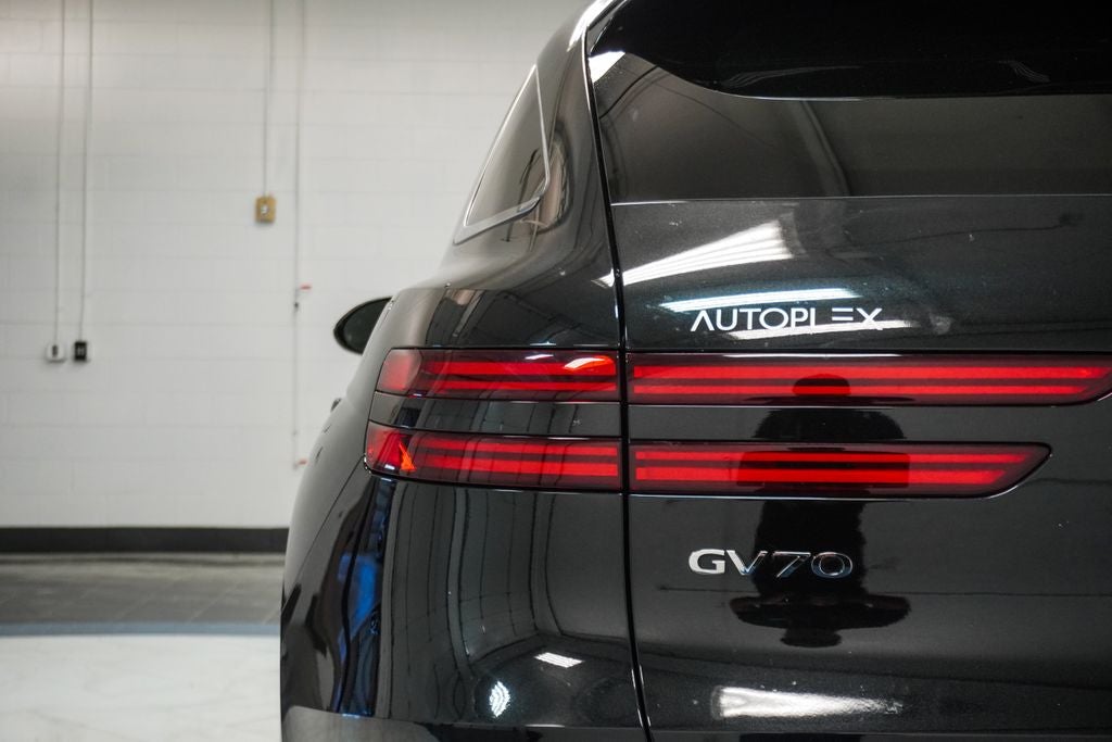 2023 Genesis GV70 2.5T